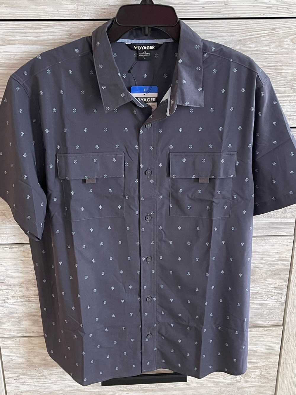Voyager Performance Shirt Men Large NWT Gray UV Protect Water Repellent Gorpcore
